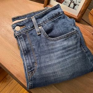 Levi high waisted skinny jeans